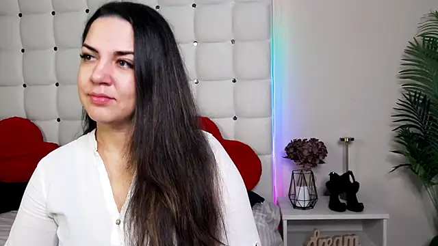 Snapshot of AlsouKass chatting on November 13, 2025, 6:23 am AlsouKass online show from November 13, 2025, 6:23 am