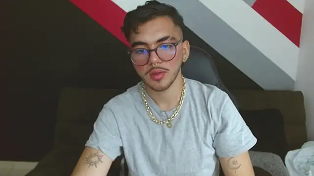 Zac Golden online show from November 24, 2025, 11:37 pm