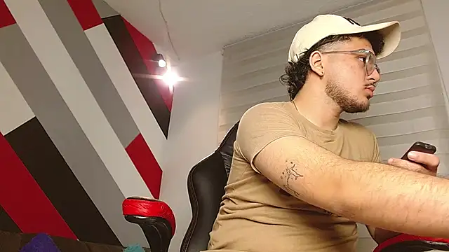 Snapshot of Zac_Golden chatting on April 4, 2026, 12:02 pm Zac Golden online show from April 4, 2026, 12:02 pm