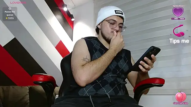 Snapshot of Zac_Golden chatting on April 10, 2026, 12:21 pm Zac Golden online show from April 10, 2026, 12:21 pm