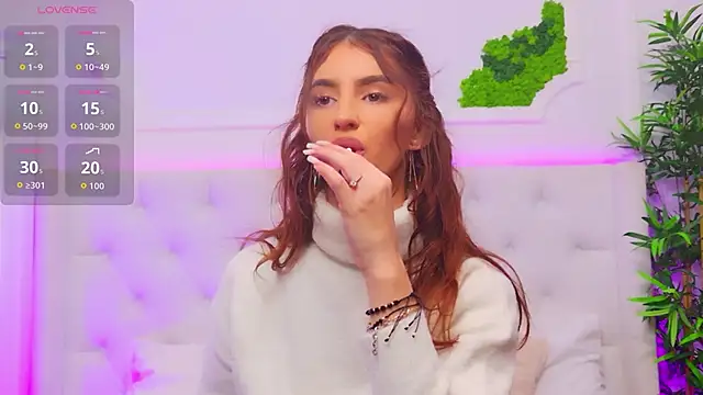 Snapshot of ElisaCharm chatting on February 10, 2026, 3:32 am ElisaCharm online show from February 10, 2026, 3:32 am