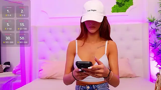 Snapshot of ElisaCharm chatting on April 8, 2026, 3:06 am ElisaCharm online show from April 8, 2026, 3:06 am