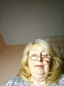 AmyLove353 online show from November 26, 2025, 5:30 am