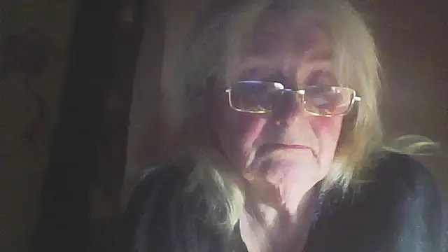 AmyLove353 online show from March 6, 2026, 9:44 pm