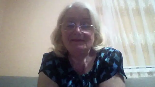 AmyLove353 online show from May 7, 2026, 9:31 pm