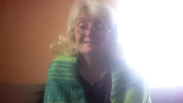 AmyLove353 online show from May 13, 2026, 4:54 am