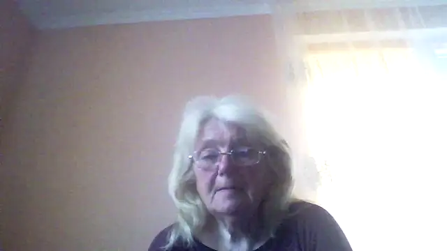 AmyLove353 online show from May 18, 2026, 4:51 am