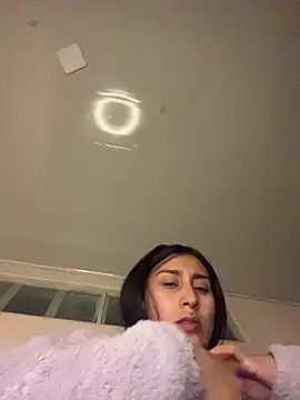 Violeet-Smith online show from November 26, 2025, 7:09 am