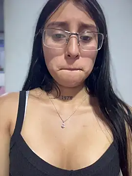 Violeet-Smith online show from May 7, 2026, 3:12 am