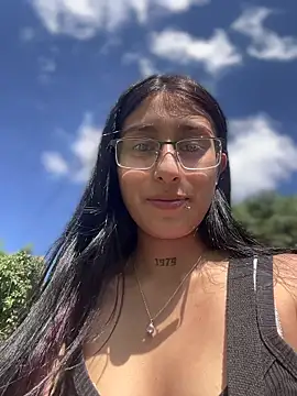 Violeet-Smith online show from May 9, 2026, 8:14 pm