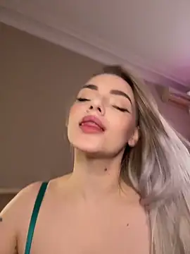 HugeBoobsAlice online show from May 7, 2026, 5:13 am