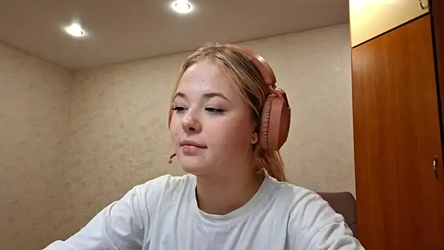 Snapshot of Blu3Oc3an chatting on October 22, 2025, 1:11 pm Blu3Oc3an online show from October 22, 2025, 1:11 pm