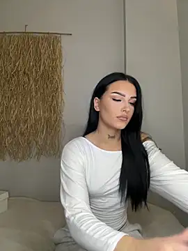 Gabbyys online show from November 4, 2025, 8:30 pm