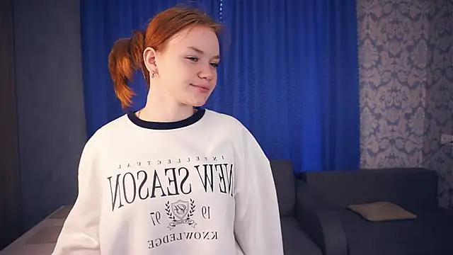 KarlynGow online show from December 2, 2025, 7:03 am