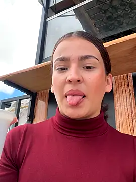 Snapshot of Talia_Bonet chatting on October 26, 2025, 4:35 pm Talia Bonet online show from October 26, 2025, 4:35 pm