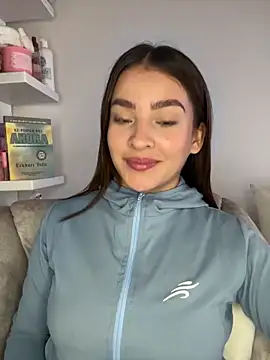 Snapshot of Talia_Bonet chatting on November 5, 2025, 2:17 pm Talia Bonet online show from November 5, 2025, 2:17 pm