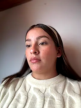 Snapshot of Talia_Bonet chatting on November 17, 2025, 4:13 pm Talia Bonet online show from November 17, 2025, 4:13 pm