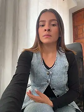 Snapshot of Talia_Bonet chatting on March 27, 2026, 4:18 pm Talia Bonet online show from March 27, 2026, 4:18 pm