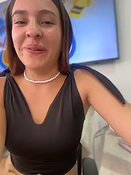 Snapshot of Talia_Bonet chatting on April 8, 2026, 5:57 pm Talia Bonet online show from April 8, 2026, 5:57 pm