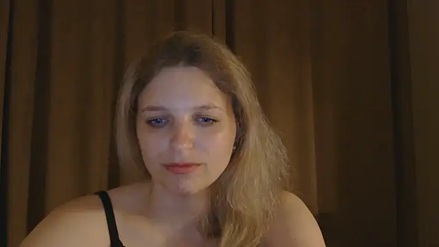 ElisSky301 online show from May 22, 2026, 8:14 pm