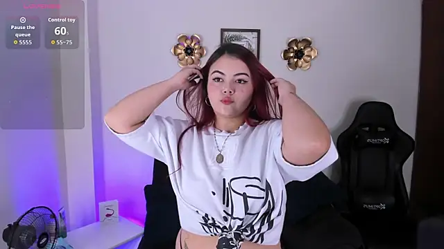 Snapshot of Zoe_love14 chatting on October 30, 2025, 12:06 pm Zoe love14 online show from October 30, 2025, 12:06 pm