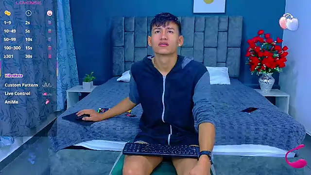 Snapshot of Nicolas_Torres_ chatting on October 22, 2025, 6:57 am Nicolas Torres  online show from October 22, 2025, 6:57 am
