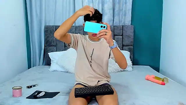 Nicolas Torres  online show from November 27, 2025, 4:14 am