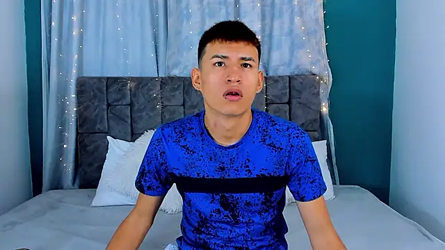 Nicolas Torres  online show from December 22, 2025, 2:30 am