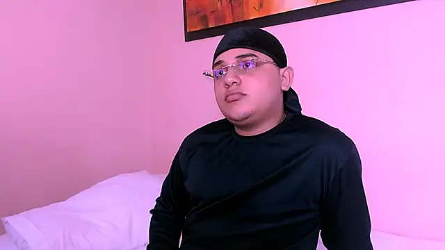Snapshot of Santo_Pecado_ chatting on October 23, 2025, 1:43 pm Santo Pecado online show from October 23, 2025, 1:43 pm