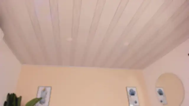 YariRose online show from November 19, 2025, 1:33 pm