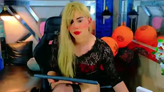 Jennfer Winson online show from October 25, 2025, 10:15 pm