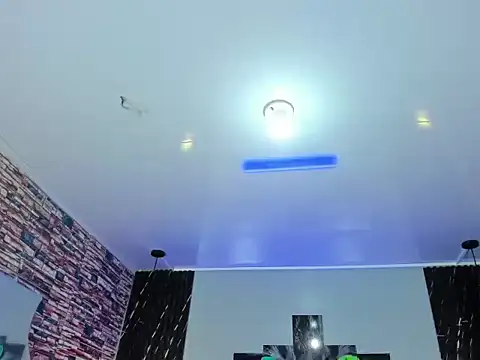 Jennfer Winson online show from November 23, 2025, 7:24 pm