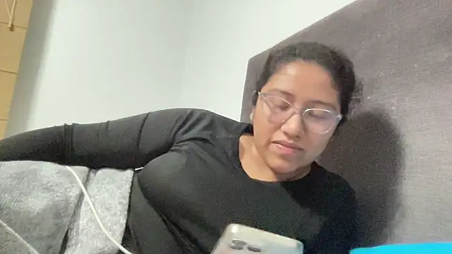 Kmiii21 online show from December 14, 2025, 6:19 am