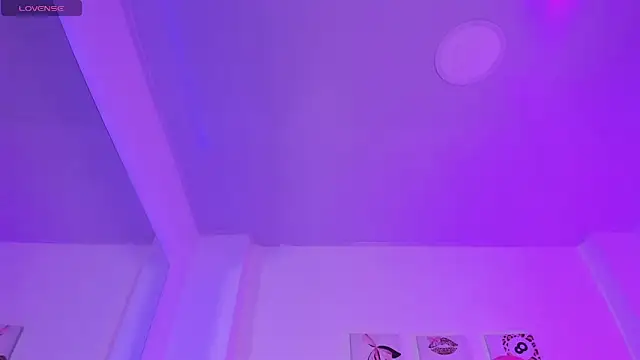 kittymonroe1 online show from April 30, 2026, 5:52 pm