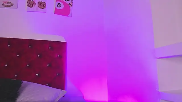 kittymonroe1 online show from June 26, 2026, 5:50 pm