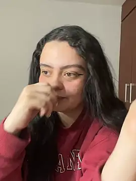 Snapshot of Selena_Roa chatting on March 10, 2026, 2:33 pm Selena Roa online show from March 10, 2026, 2:33 pm