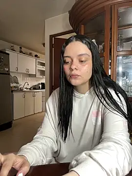 Snapshot of Selena_Roa chatting on March 12, 2026, 6:47 pm Selena Roa online show from March 12, 2026, 6:47 pm