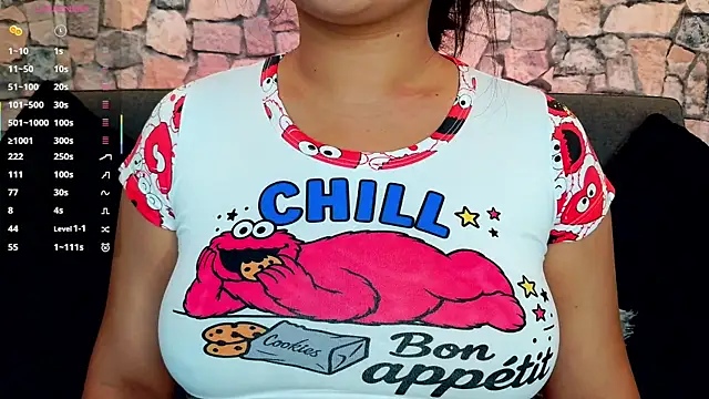 mia roux1 online show from November 1, 2025, 5:04 pm