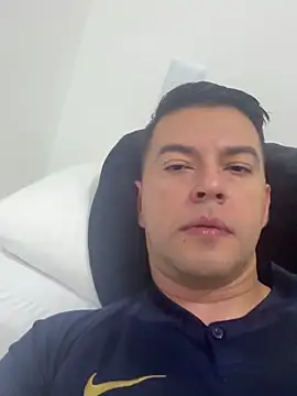 Snapshot of Fox73x chatting on October 21, 2025, 4:02 am Fox73x online show from October 21, 2025, 4:02 am