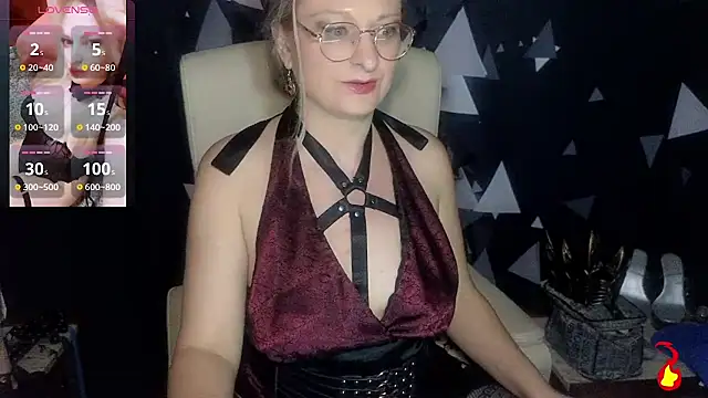 MonicaMis online show from November 8, 2025, 3:23 pm