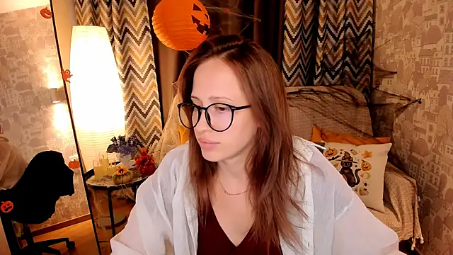 Snapshot of _SilverMoon_ chatting on October 23, 2025, 8:46 am  SilverMoon  online show from October 23, 2025, 8:46 am