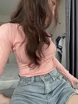 meimei x online show from May 3, 2026, 5:24 am