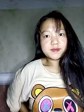 Quynhsumon online show from May 9, 2026, 2:22 pm
