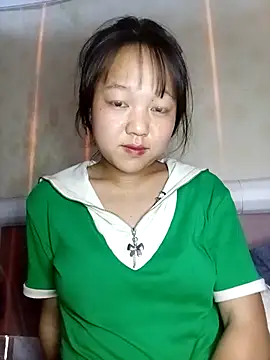Quynhsumon online show from May 13, 2026, 5:27 am