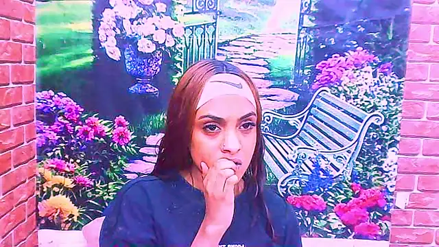 IndianPretty1 online show from November 21, 2025, 5:28 am