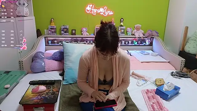  HeraLuna  online show from February 27, 2026, 9:26 pm