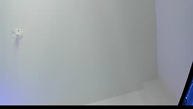 Snapshot of eimyy_rouse chatting on February 14, 2026, 8:05 pm eimyy rouse online show from February 14, 2026, 8:05 pm