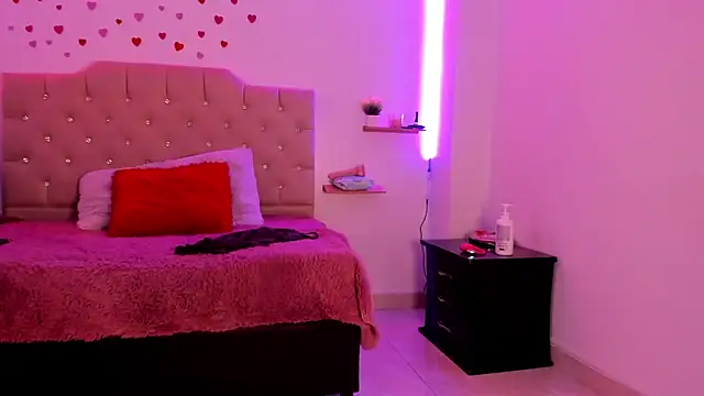 Snapshot of eimyy_rouse chatting on March 3, 2026, 7:53 pm eimyy rouse online show from March 3, 2026, 7:53 pm