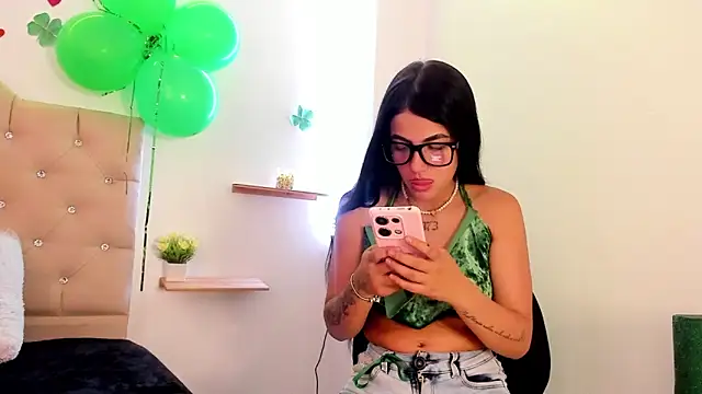 Snapshot of eimyy_rouse chatting on March 17, 2026, 8:45 pm eimyy rouse online show from March 17, 2026, 8:45 pm