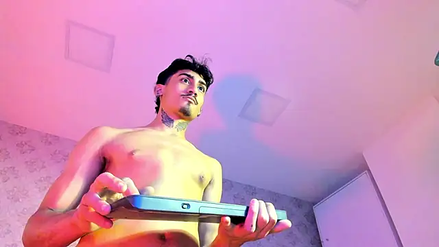 Mr Strike online show from November 19, 2025, 2:55 am